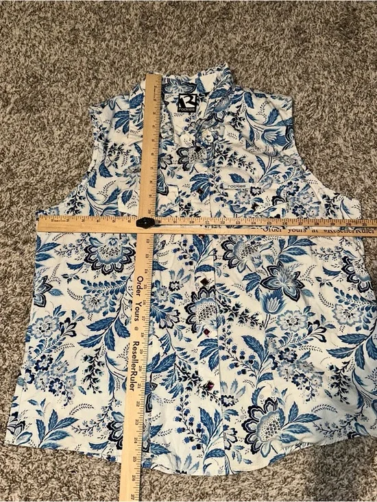 Women’s Sleeveless Blue Floral Button-Front Shirt - Picture 7 of 8